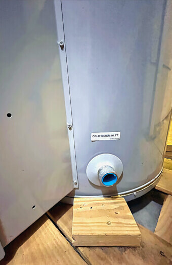 https://plumberyangebup.com.au/uploads/2025/06/hot-water-266575.jpg