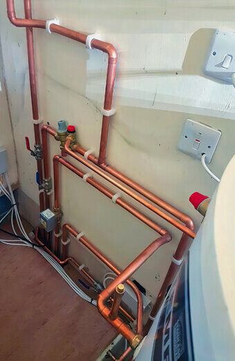 https://plumberyangebup.com.au/uploads/2025/06/hot-water-301986.jpg